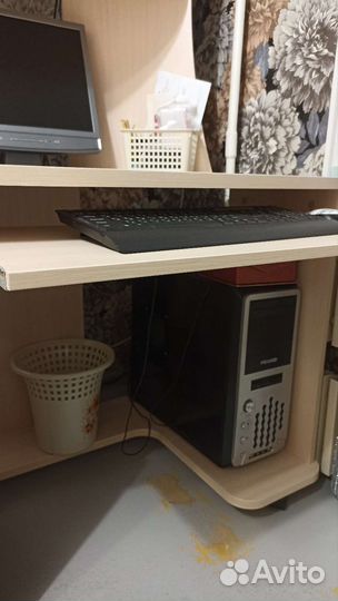 Компьютерный стол