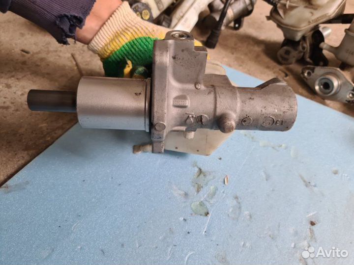 Главный тормозной цилиндр Mercedes-Benz E-Klass