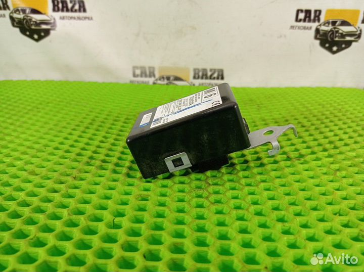 Блок управления центральным замком Toyota Camry