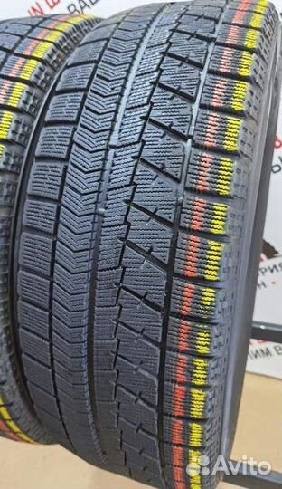 Bridgestone Blizzak VRX 215/60 R17 86M