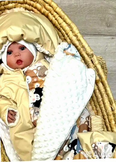 Конверт на выписку новорожденного весенний в роддом (бежевый)