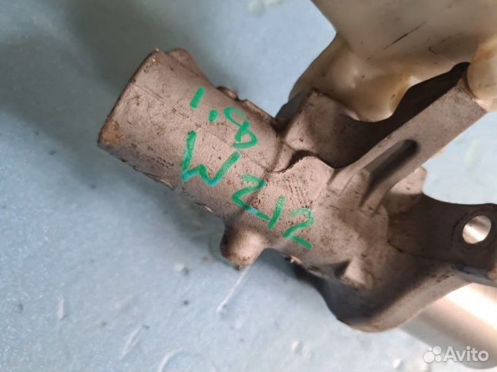 Главный тормозной цилиндр Mercedes-Benz E-Klass