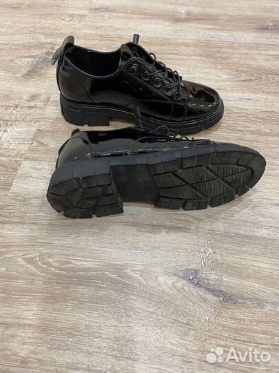 Туфли лакированые для девочки из натуральной кожи