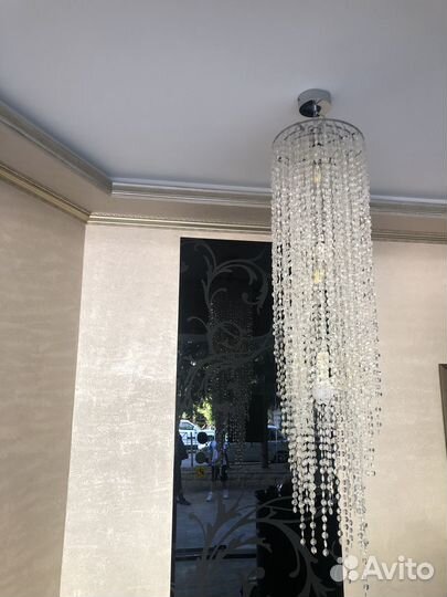 Продам люстру