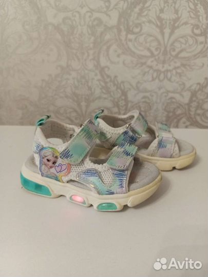 Сандалии для девочки