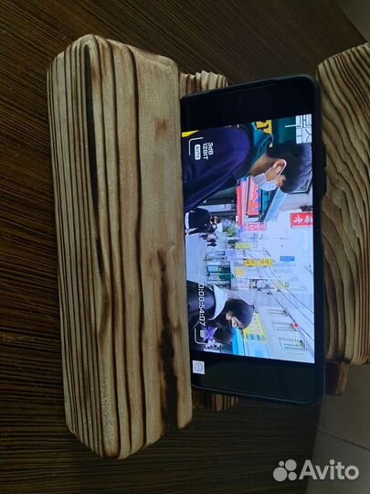 Подставка для телефона из дерева