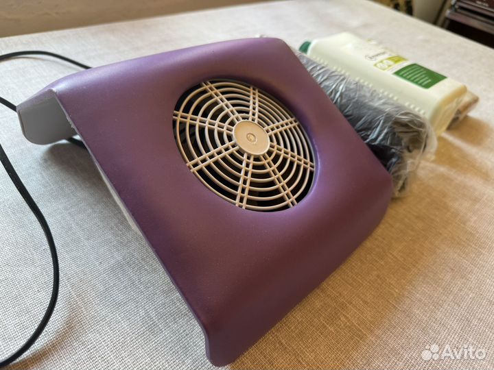 Пылесос, вытяжка для маникюра