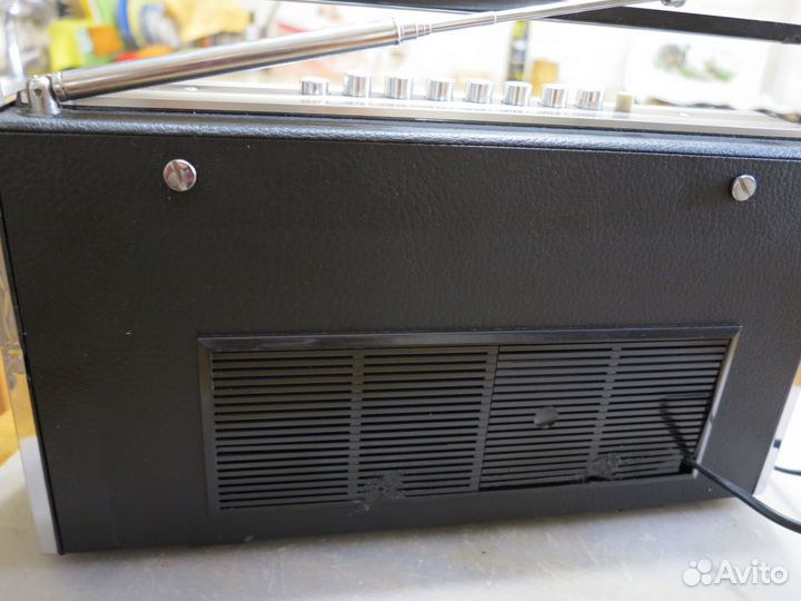 Радиоприемник Grundig Luxus Boy