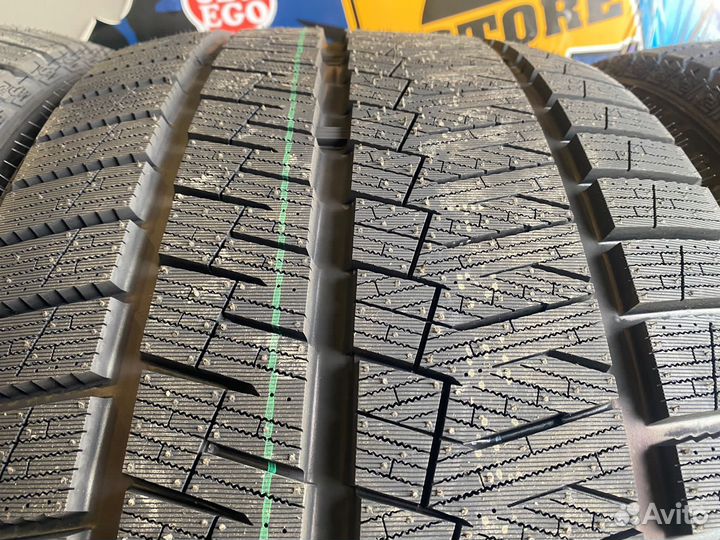 Habilead SnowShoes AW33 275/40 R20 и 315/35 R20 110H