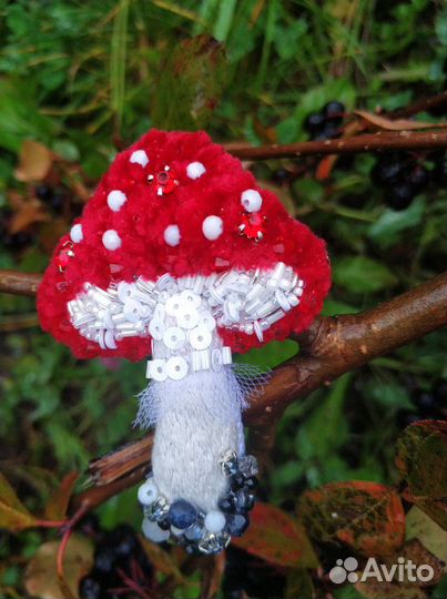 Брошь ручной работы Мухомор