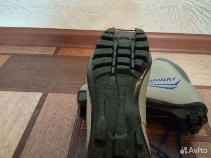 Лыжные ботинки