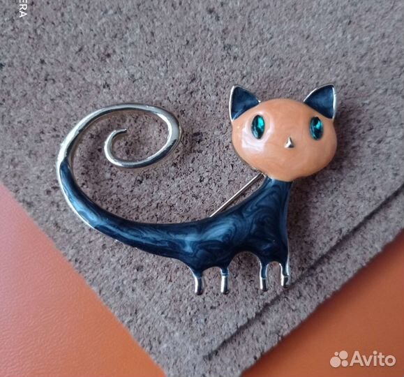Брошь-кулон Кошка. Новая