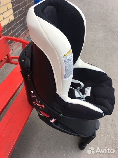 Детское кресло в автомобиль
