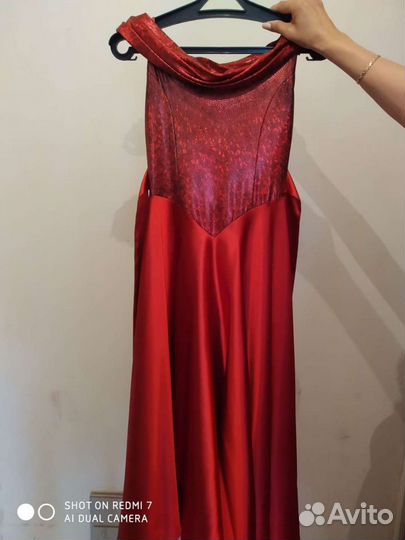 Вечернее платье