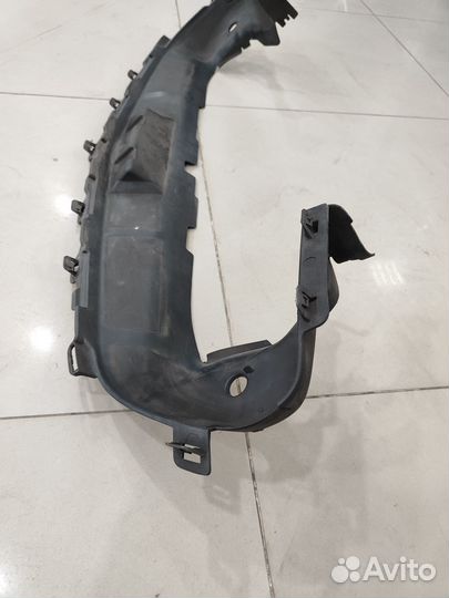 Направляющая воздуха переднего бампера W213