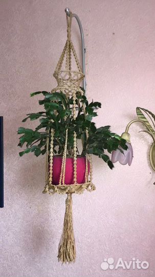 Кашпо для цветов подвесное