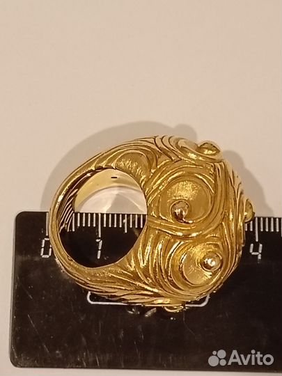 Золотое крупное кольцо 585