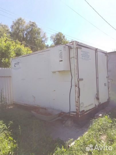 Контейнер, бутка холодильник