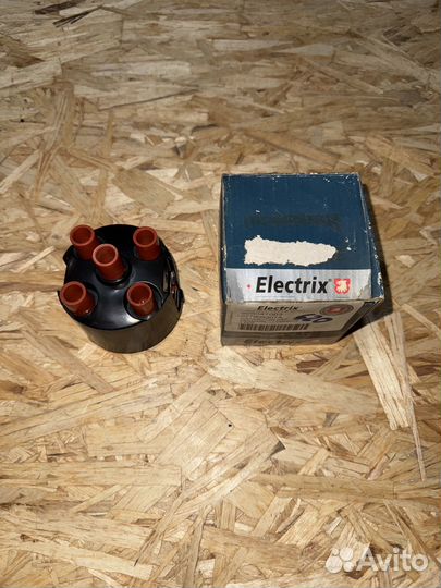 Крышка трамблера Volkswagen Passat B4 ADZ