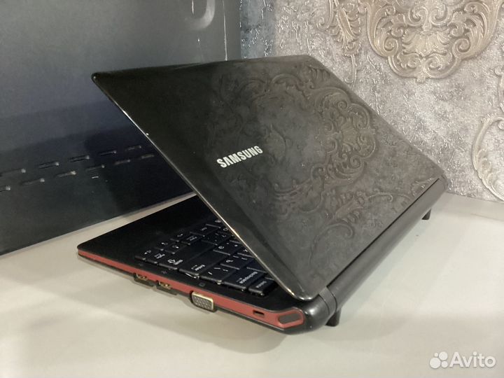 Нетбук Samsung N150