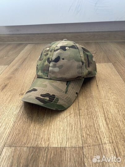 Зонты, шапка, кепка и чехол для очков