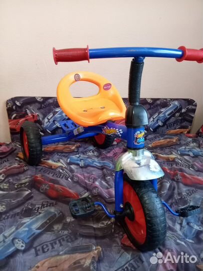 Трехколесный велосипед hot wheels
