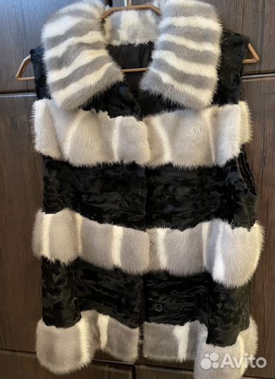 Жилетка из голубой норки и каракульчи