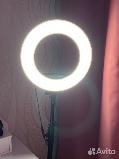 Кольцевая лампа со штативом