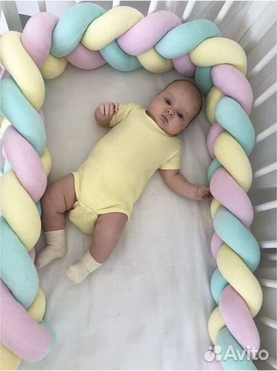 Бортик-косичка в детскую кроватку