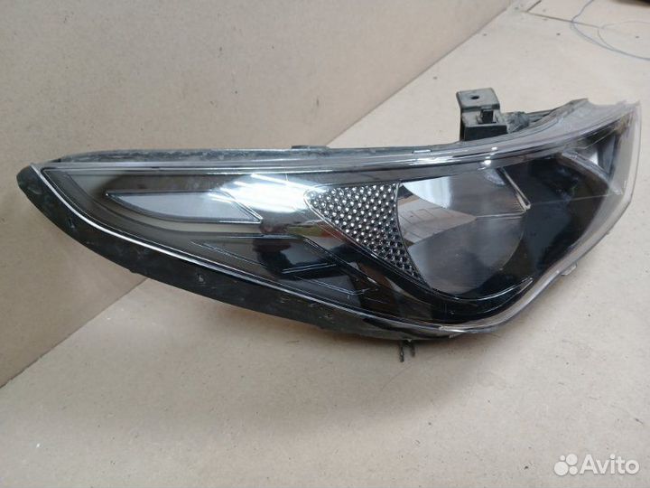 Фара передняя правая Hyundai Solaris HCR