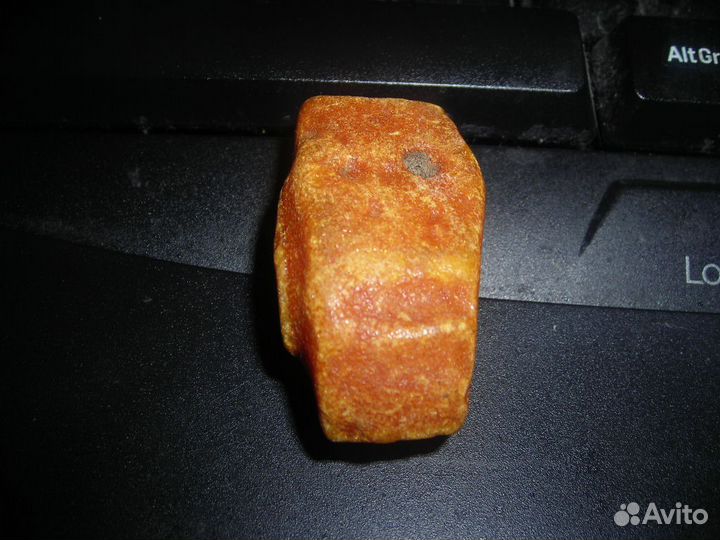Природный необработанный Янтарь. Винтаж