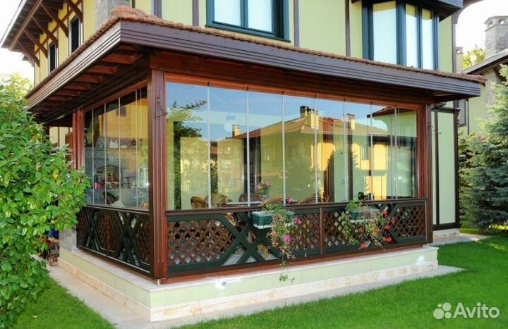 Безрамное остекление домов