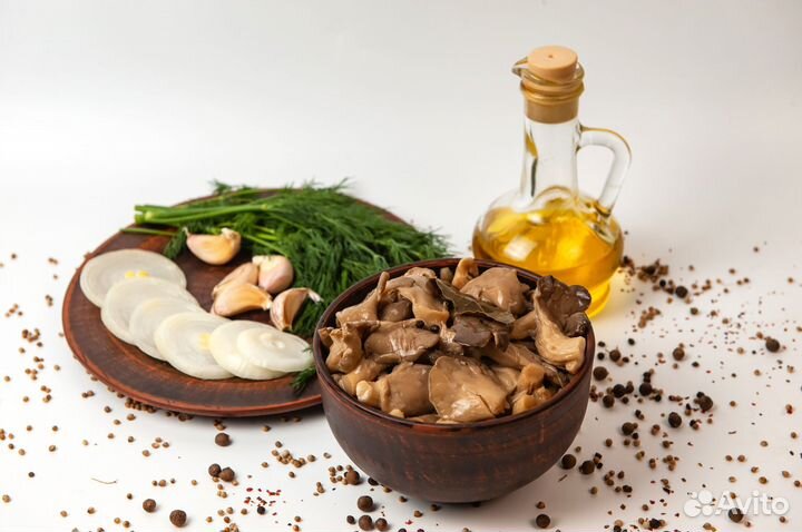 Грибы маринованные вешенки