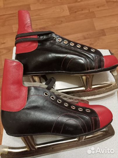 Коньки хоккейные