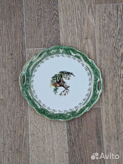 Блюдо и тарелки олень