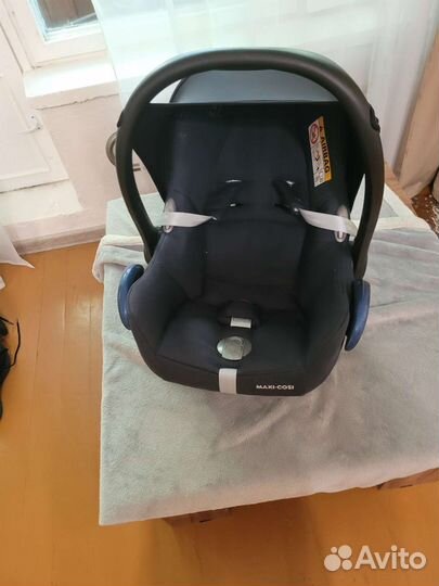 Автокресло Maxi-Cosi Cabriofix i- size