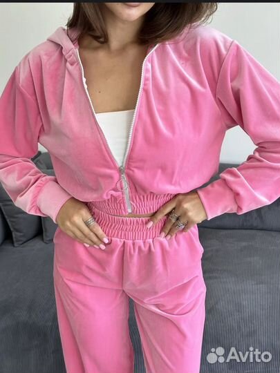 Велюровый костюм женский