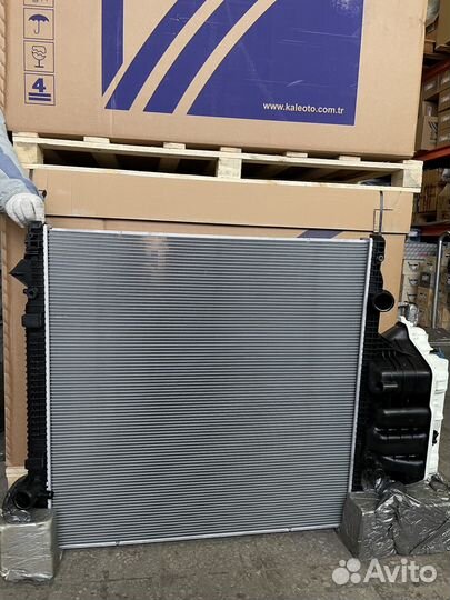 Радиатор охлаждения MAN TGA/TGS/TGX без рамки