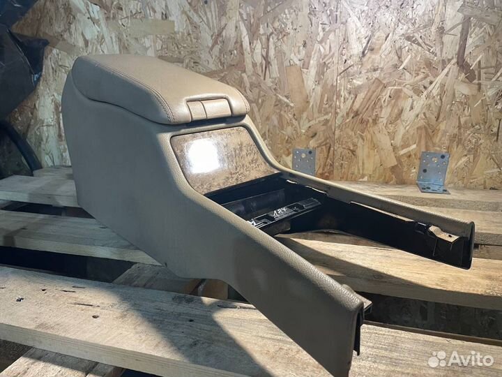 Подлокотник Мерседес w210 e55amg