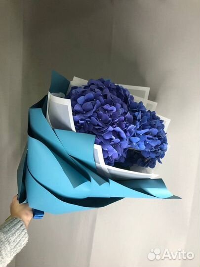 Букет из 3 синих гортензий