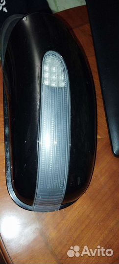 Боковое зеркало