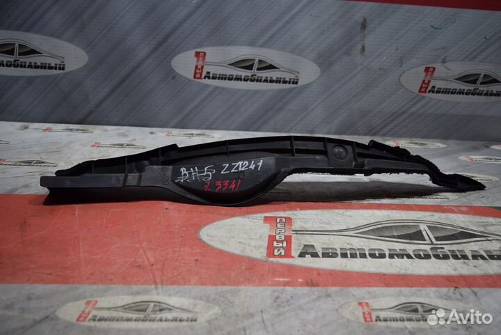 Пыльник крыла право c Toyota Caldina ZZT241W 1ZZ-F