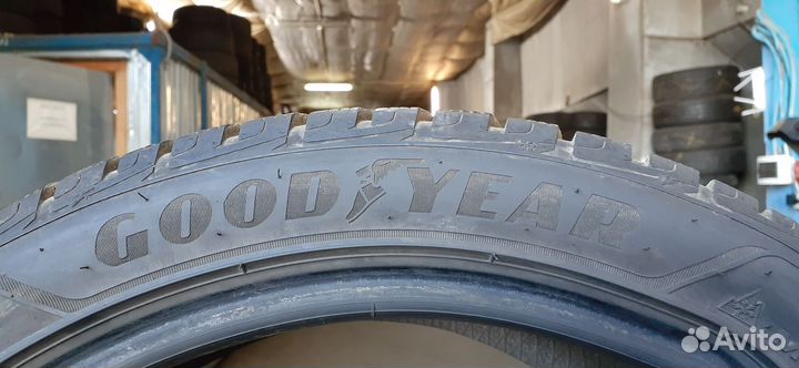 Goodyear UltraGrip Performance 225/45 R17