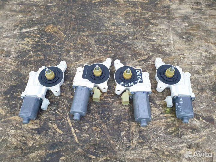 Моторчик стеклоподъемника Dodge Grand Caravan 5