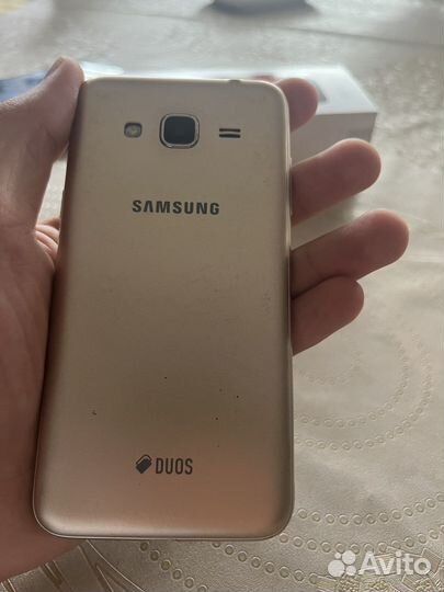 Телефон Samsung j3