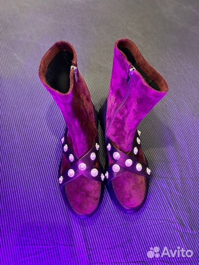 Продам ботинки