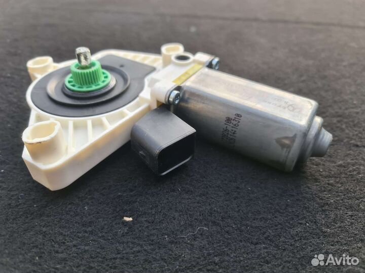 Мотор Стеклоподъемника правый Mercedes W205 coupe