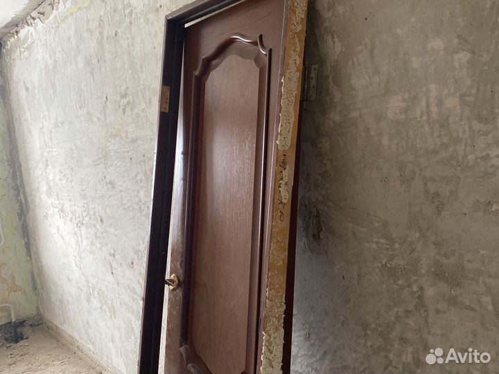 Дверь деревянная в ванную