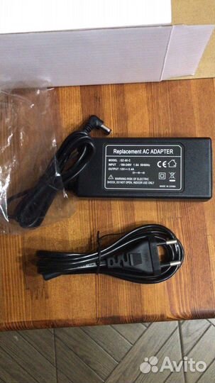 Блок питания 12v 5,4 А 65W