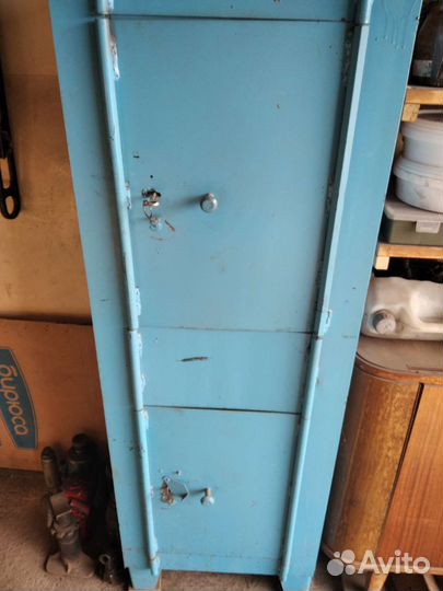 Сейф металлический